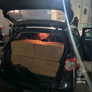  Uhapšen Rožajac, policija zaplijenila 13.500 paklica cigareta 