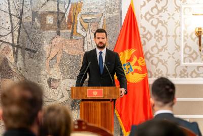 Milatović: Implementacijom 10 hitnih mjera Vlada da utiče na smanjenje cijena u Crnoj Gori   Milatović: Implementacijom 10 hitnih mjera Vlada da utiče na smanjenje cijena u Crnoj Gori