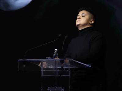   Marija Šerifović se sa polubratom oprostila od pokojnog oca 