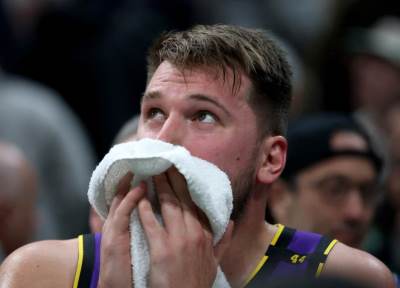  Dončić plesao na terenu šampiona, pa doživio prvi poraz u Lejkersima 