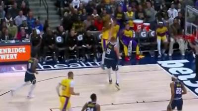  Lebronov sin pogodio trojku preko Jokića 