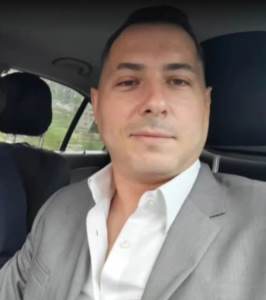  Zlatin sin upoznao bivšu ženu sa novom djevojkom: Miki cvjeta pored pobjednice Granda na ćerkinom punoljetstvu 