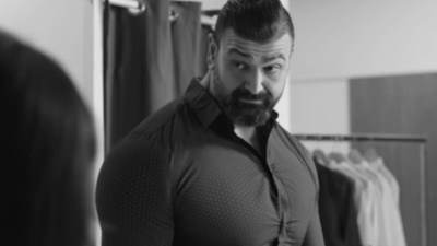  Poznati glumac sa Netfliksa preminio u teretani 