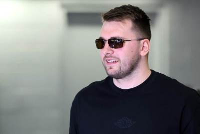  Luka Dončić se dovezao na utakmicu sa Dalasom u posebnom automobilu koji liči na tenk 