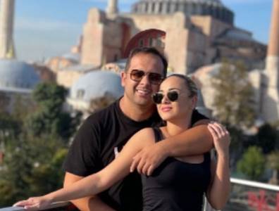  Bio je u braku kada je upoznao 15 godina mlađu pjevačicu 