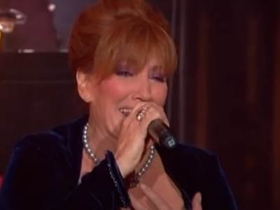  Pjevačica probala da se ubije, a sada otkrila da gubi sluh 