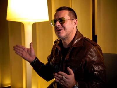  Vlado Georgiev imao posebnog gosta na koncertu: Pjevač na ivici suza kada ju je ugledao, odmah mu je skočila u zagrljaj 