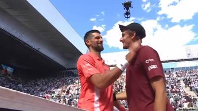  "Novače, izvini": Isplivao snimak sa mreže, Đoković ga odmah zaustavio i pokazao klasu 