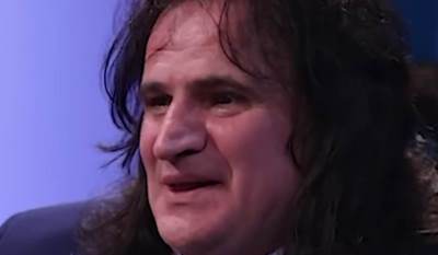  Pjevač priznao da je oca vidio 6 puta, i da je svaki put bio pijan 