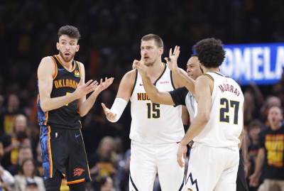   Jokića provociraju i biju, a samo jedan saigrač ga branio 