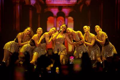  Milica Pavlović pjevala "Dabogda propao", a bina počela da se pomjera 