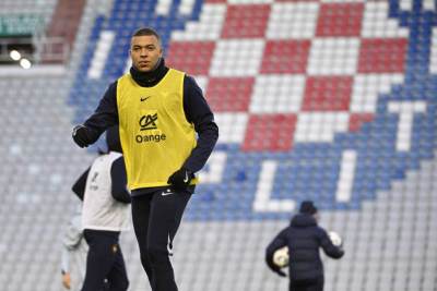  Policajac otjeran u prijevremenu penziju zbog Mbapea:  Skandal u Francuskoj nastao zbog poklona 