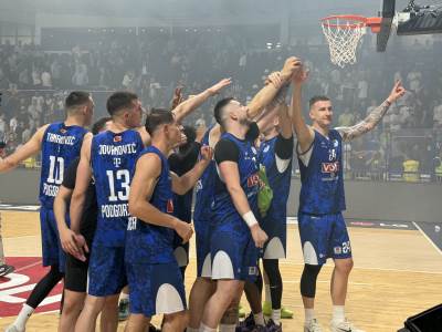 KK Budućnost: Idemo zajedno do nove titule, molimo navijače da ne vrijeđaju protivnike   KK Budućnost: Idemo zajedno do nove titule, molimo navijače da ne vrijeđaju protivnike