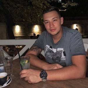  Cijela estrada slavi sa Urošem Živkovićem 