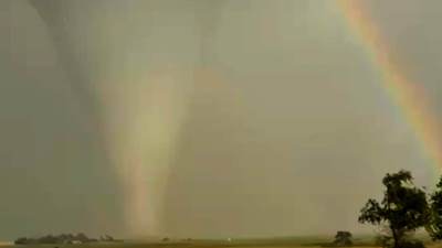  U Americi snimljen prolazak tornada pored duge 