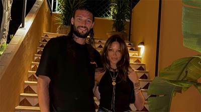  Endi Kerol čak dva puta u jednom danu razgovarao je sa policijom na Mikonosu 