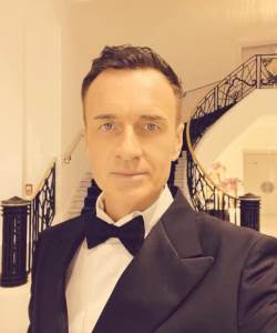  Saopšten uzrok smrti Džulijana Makmahona 