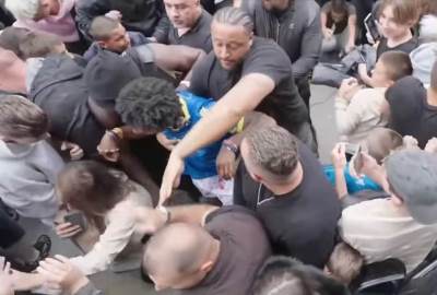  Jutjuber Spid napravio skandal u Sarajevu: Gađali ga, pa skočio na djecu, čuo se i plač, uletjelo ob 