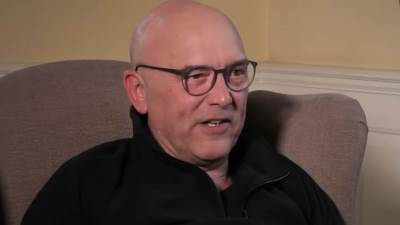  Poznati voditelj pipkao i vrijeđao koleginice, nije htio da nosi donji veš: Otkrio šta je razlog i r 