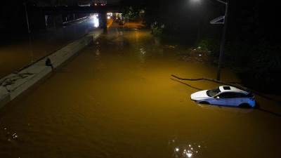 Poplave napravile haos u Nju Džerziju Poplave napravile haos u Nju Džerziju