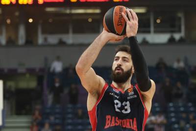   Tornike Šengelija i Vil Klajburn stižu u Barselonu 