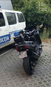  Oduzet motocikl zbog sumnjivog broja šasije i motora 