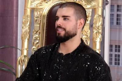  Jedan pjevač je imao burnu reakciju kada je trebalo da plati obrve. 