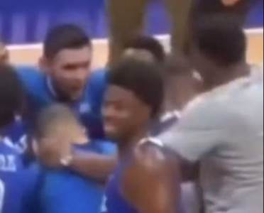   Ovako je reagovao Adetokumbov saigrač poslije divljačkog udarca 