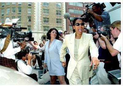  Istinita priča uzdrmala je svijet kao i njena afera s Klintonom 