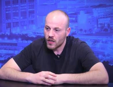  Sale Tru se vraća u zatvor, a samo što je pušten na slobodu 