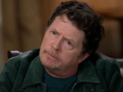  Snimak koji slama srca: Majkl Džej Foks došao na US Open, jedva ustao iz kolica da pozira (Video) 