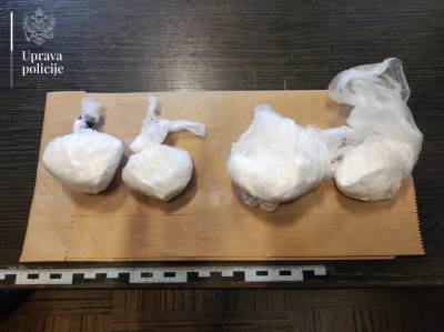  Uhapšen Podgoričanin, pronađeno preko 130 grama kokaina namijenjenog uličnoj prodaji 