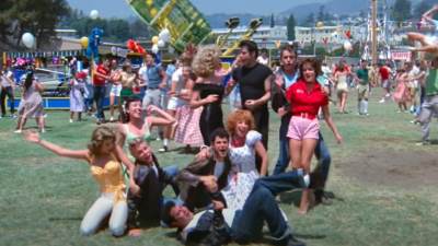  Ko je poznata glumica kojoj je Kemal Monteno posvetio pesmu? 