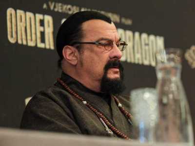  Suzana Mančić prišla Stivenu Sigalu i tražila da se slikaju 