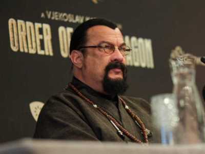  Stiven Sigal prodaje vilu u Moskvi: Cijena od 7,5 miliona € izazvala skandal, Putinov dom u neposred 