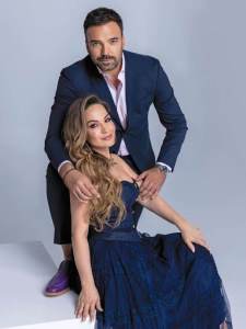  Jelena Tomašević se srušila na bini: Pjevačica odmah prebačena u bolnicu 