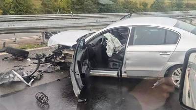  Automobil uništen, djelovi svuda po putu: Užasan prizor na auto-putu u blizini Ljiga  