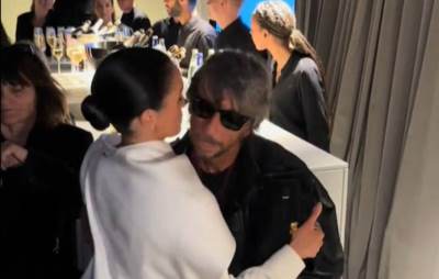  Megan krenula da poljubi dizajnera u obraz, ali se izblamirala 