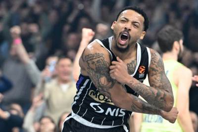  Partizan vodi na poluvremenu 