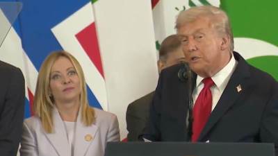   Tramp se obratio Đorđi Meloni na neobičan način 