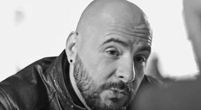  Preminuo Vladimir Blažev Pančo: Pjevač grupe DNK umro sedam mjeseci nakon požara u Kočanima
 