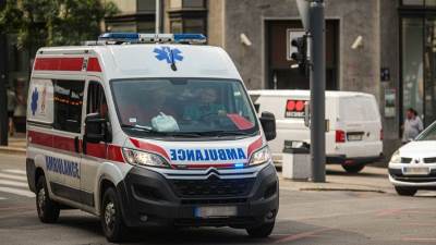  Devojčica (10) primljena u bolnicu sa krvarenjem na mozgu: Vozač autobusa pokosio je na pješačkom u  