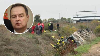  Vozaču ljekarsko uvjerenje produženo neograničeno: Dačić o uzroku prevrtanja autobusa kod Sremske Mi 