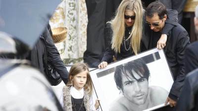  Strašna smrt najlepšeg Srbina slomila je majku: Umro je u 35. godini, a potresni prizori tada su obi 