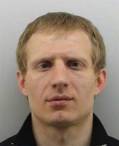  Naoružan muškarac napravio sačekušu u kući žrtava 