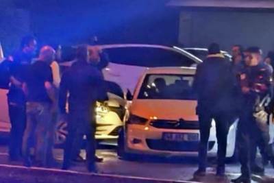  ZATVORSKI BJEGUNAC PUCAO NAREDNIKU U GLAVU SA METAR, PA JOŠ JEDNOM DOK JE BIO NA ZEMLJI Krvavi pir z 