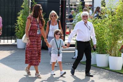  Gde je danas bivši kom je za minut kuma Meline Džinović Slavica uzela milijarde? 