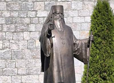 Otkriven spomenik Amfilohiju u Kolašinu   Otkriven spomenik Amfilohiju u Kolašinu