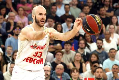  Nik Kalates i zvanično potpisao za Partizan 