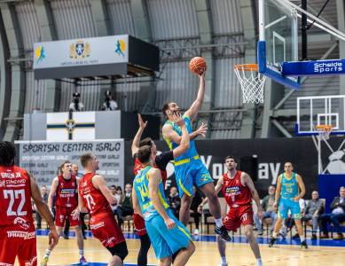  Uspješan derbi košarkaša Primorja 1945 pred svojim navijačima u ABA 2 ligi. 